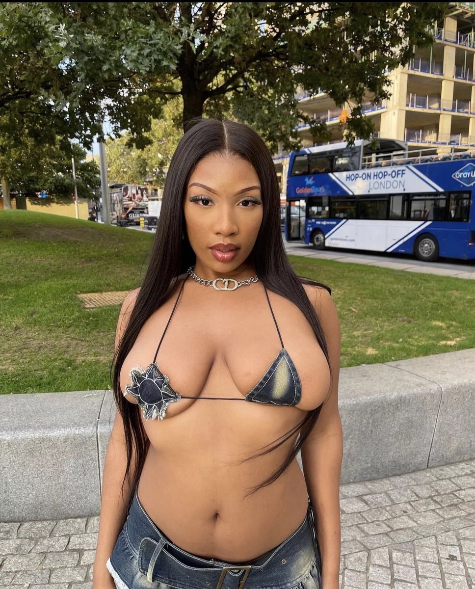 PopBase's tweet photo. Happy 21st birthday to the iconic Ceechynaa. https://t.co/ixQuaZ3f5l