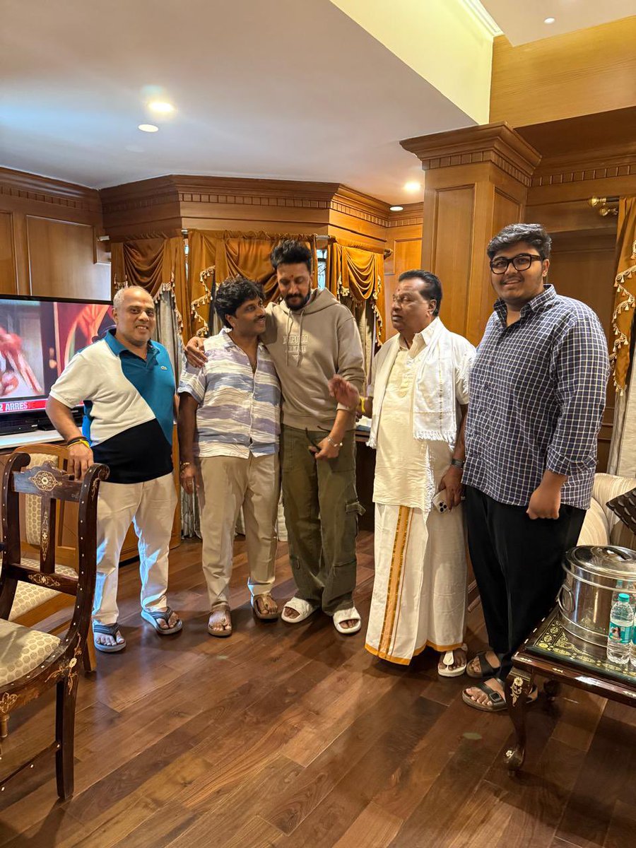 Iam_Sandesh_N's tweet photo. Celebrating Max Success with Kiccha Sudeep at Hotel Sandesh The Prince! 🌟✨ Here’s to new heights #MaxSuccess https://t.co/8wSKLyMFNJ