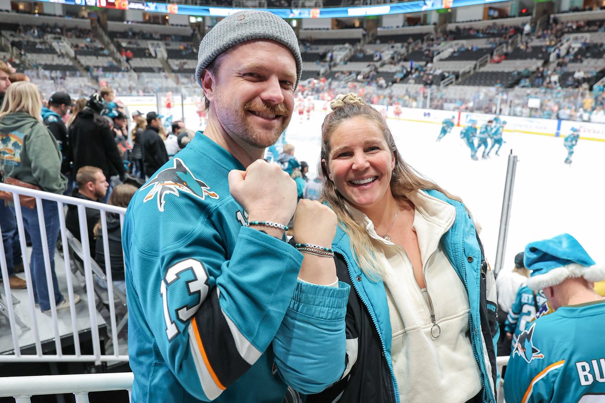SanJoseSharks's tweet photo. Now we are all officially best friends 🤗 https://t.co/DZVyAIdO8H