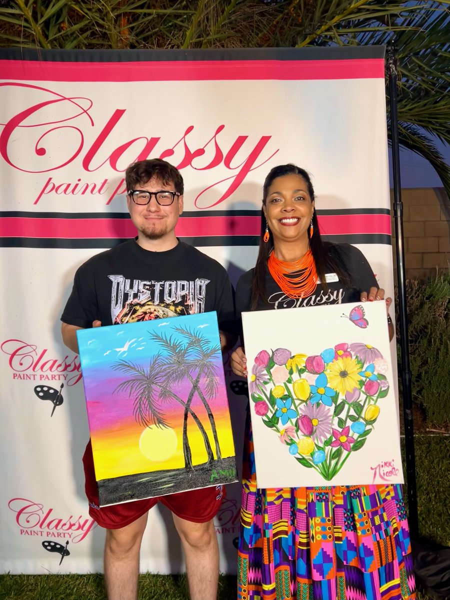 classy_paint's tweet photo. Nikki Nicole at it again.  Family Fun Paint Party https://t.co/P8qVKJnazy