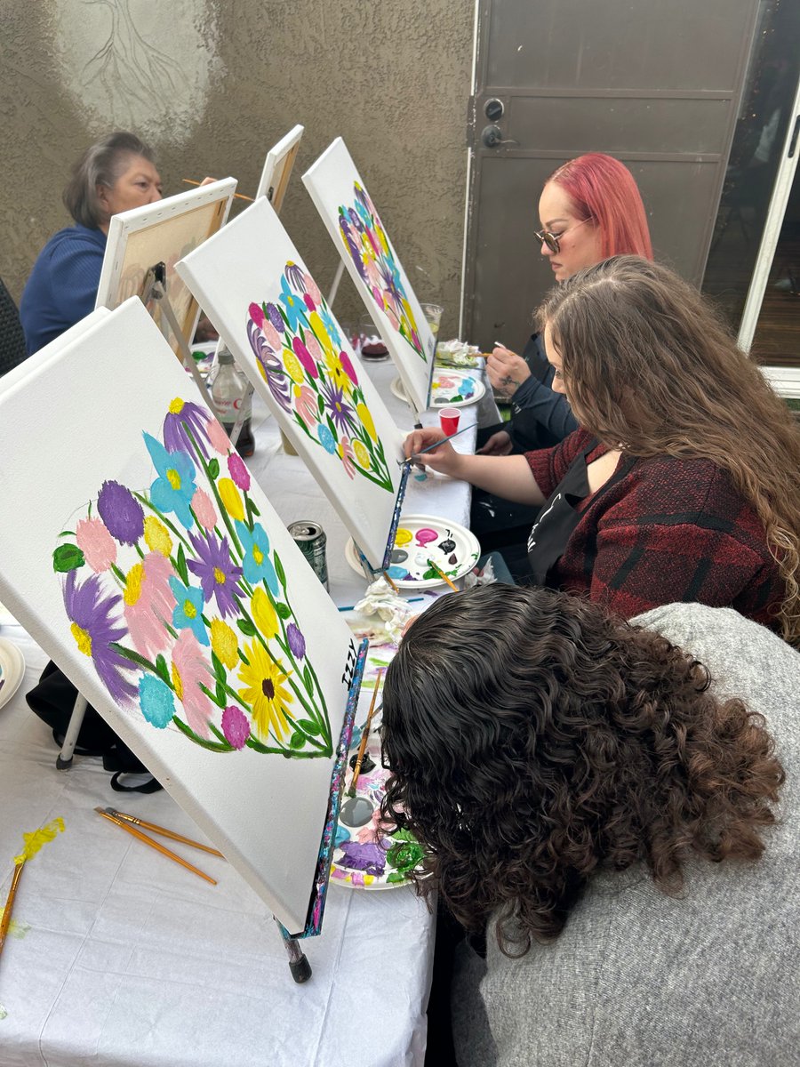 classy_paint's tweet photo. Nikki Nicole at it again.  Family Fun Paint Party https://t.co/P8qVKJnazy