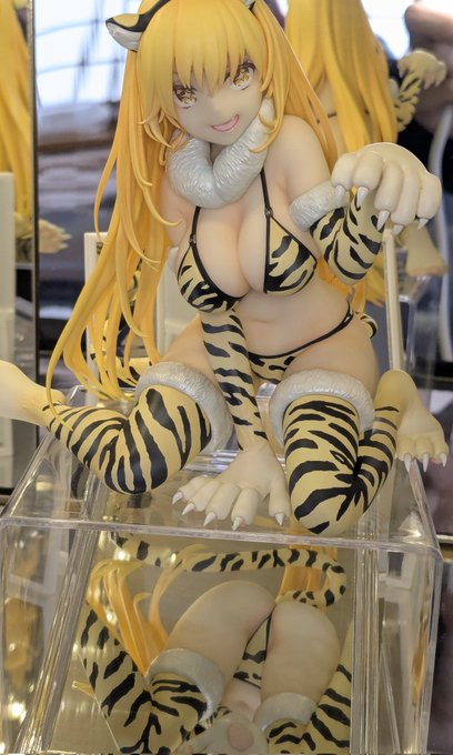 1/6って思ったよりでかいな
スク水蜂さんも持ってるけど御乳の質量が違ぇや 