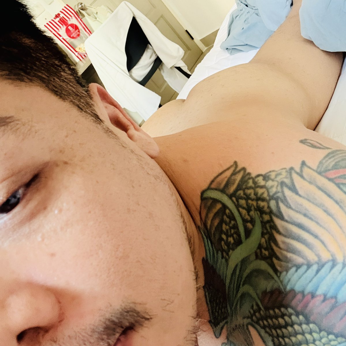 ขึ้นเราก่อนไหม
แล้วค่อยขึ้นปีใหม่ไปด้วยกัน 🤭😜😻