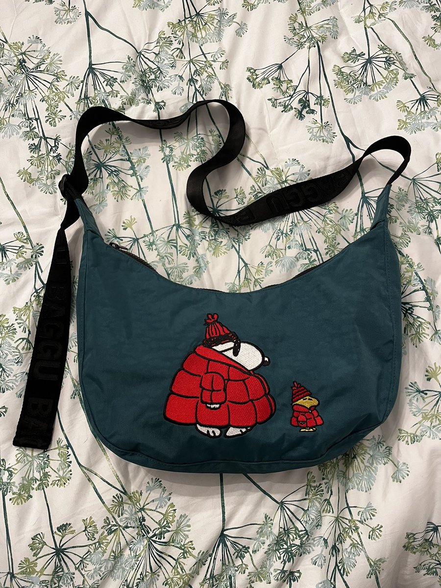 deviledplague's tweet image. lookin fer stuff + found stuff + bf with parents’ new dog + snoopy bag. happy holiday break phone people