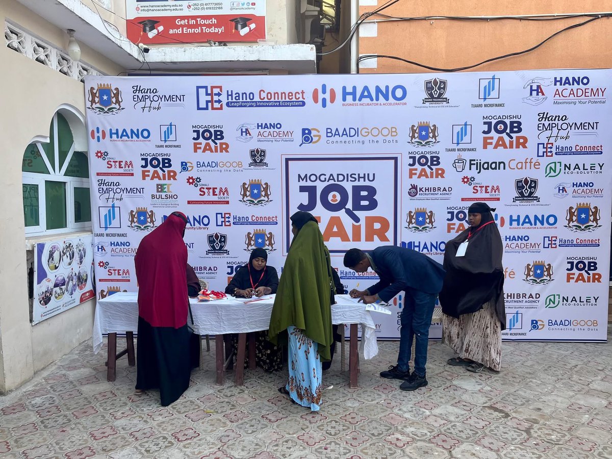 HanoEmployment's tweet photo. Final touches are set, and the energy is electric as attendees arrive. Don't miss this transformative career event—head to TikTok Street, Hodan (KM5) now!
See you there! 🚀
#MogadishuJobs #CareerFair2024 #SomaliJobs #JobSeeker #Careers https://t.co/xu639Hm5Uu