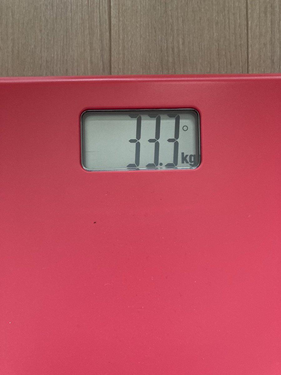 em8HgX2pFSUI's tweet photo. ここまで痩せてきたのは嬉しいけど、
本当に体力が無くて体調崩してばかり…
。

もう少し食べようと思うけど、体調悪くて食欲が無いという負のループ…。 https://t.co/0AxOiOymaN