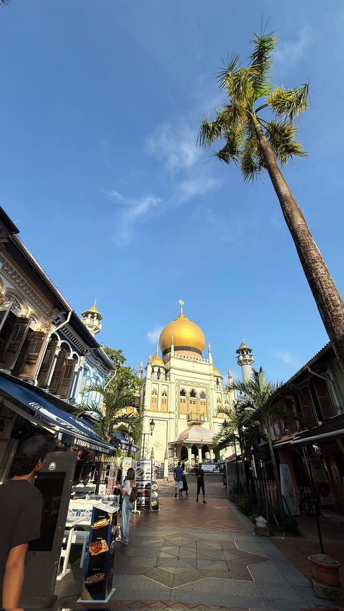 JaafarsPost's tweet photo. Jaafar in Singapore 🇸🇬🕌 • 📸: Jermajesty Jackson via ig story #JaafarJackson https://t.co/hzsig3geKy