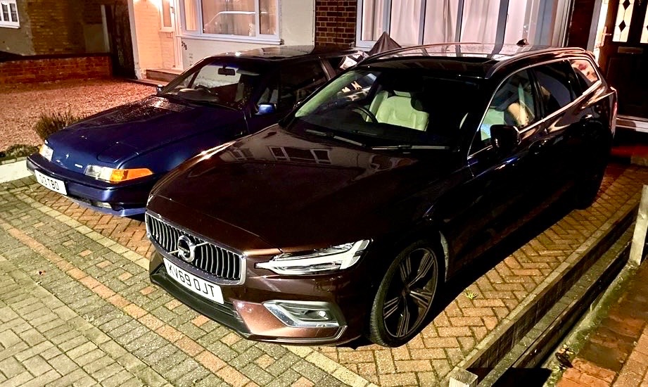 Alex Robbins tweet media