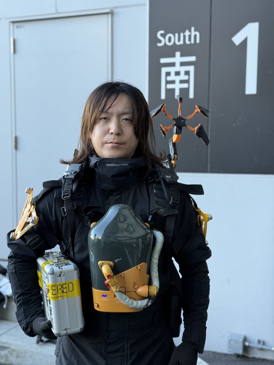 kira2ouji's tweet photo. デスストのコスプレ！ @Raxy31643756  
#C105 #C105コスプレ #DeathStranding #デスストランディング #デススト https://t.co/uVxUTstHnr