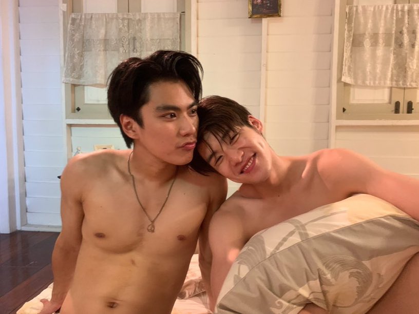 Still thinking about this picture bcoz wtffff 🤭

#OhmLeng