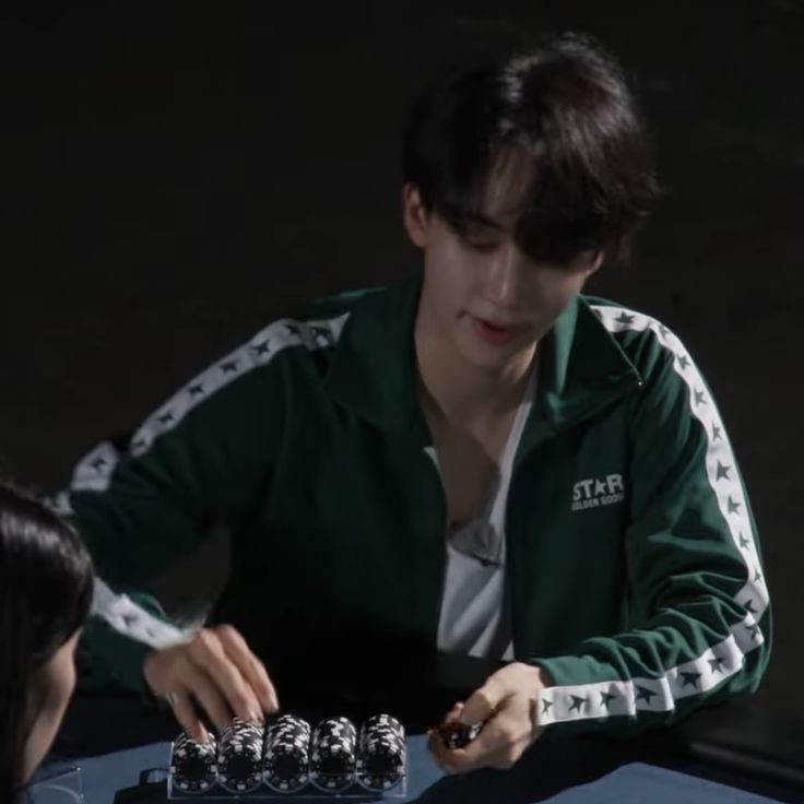 annisnotme's tweet photo. a jeongcheol social media au

Opps ! We're married ! 

—CEO Sc &amp; a freelance artist, Jh getting married in one fateful night in Las Vegas  #jeongcheol #coupshan https://t.co/6Wa2e8ui6e