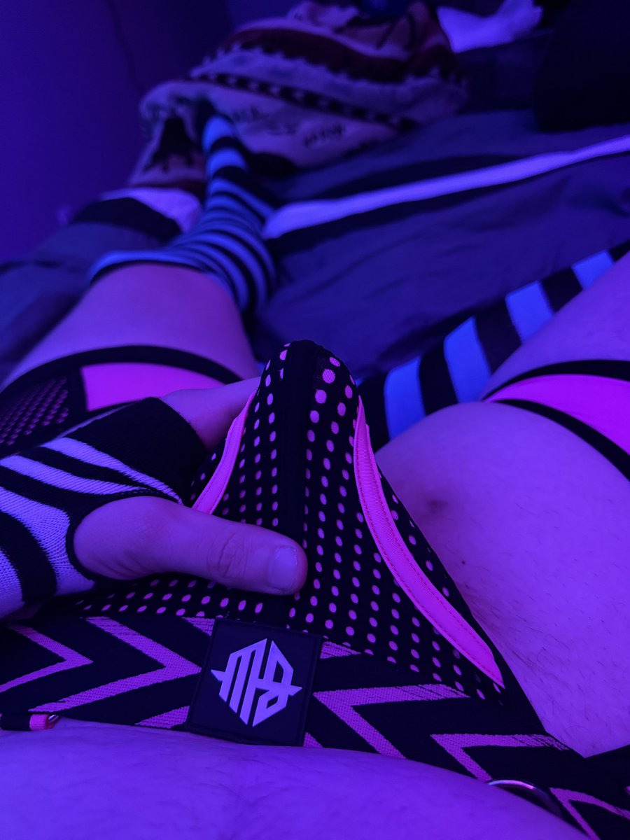 Myskken_AD's tweet photo. Just some pics I took for a- uhhh friend ;3
MORE STUFF ON MY OF :3
https://t.co/7pXNf83fOE
#gay #bulge #dick #porn #yiff #furry #gfur #breedwell #jock #chock https://t.co/nzqyjnzUXq