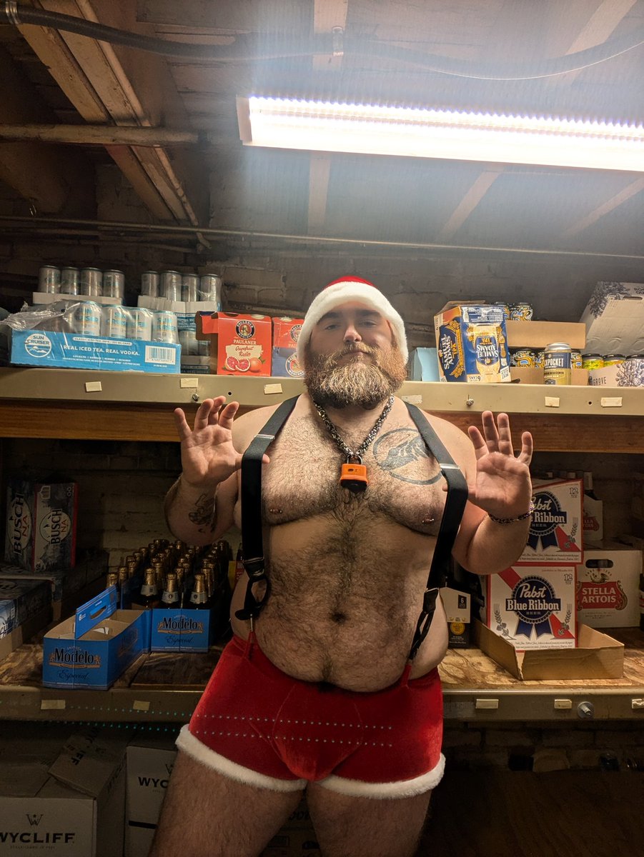 Santa clause came to Gear Night at the blazing saddle! Hope y'all got your fill😈😈