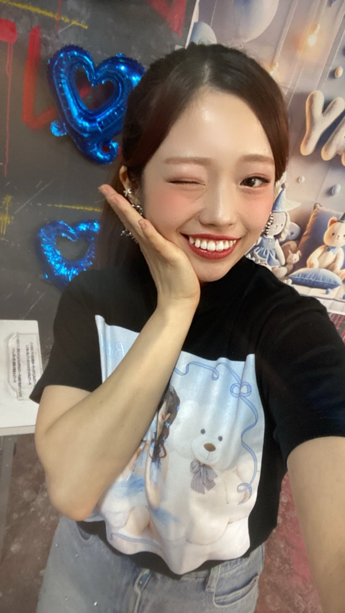 saecha_ppc's tweet photo. みんなに貰ったお菓子ぽりぽりして、貰ったプレゼントを開封しながら、大阪へ帰ります🏃‍♂️💨
あっという間やったー🥲

年末やのに、遠方からも沢山ありがとう🥺

撮ってくれた写真とか動画みたいから載せてねぇ∩^ω^∩
後、チェキも仕上がり見れてないのめっちゃ多いから見たい🥹🫶

#さえちゃ可愛い https://t.co/fuqELeKyrt