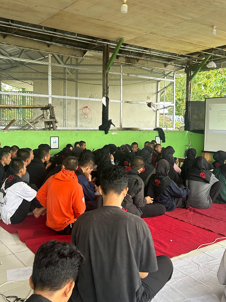 hmjsi_uinam's tweet photo. [🔴LIVE REPORT: MUBES 2024]
Pemaparan Presidium Ketua Umum dan Wakil Ketua Umum HMJ-SI 2024 https://t.co/TuQVPcEAgW