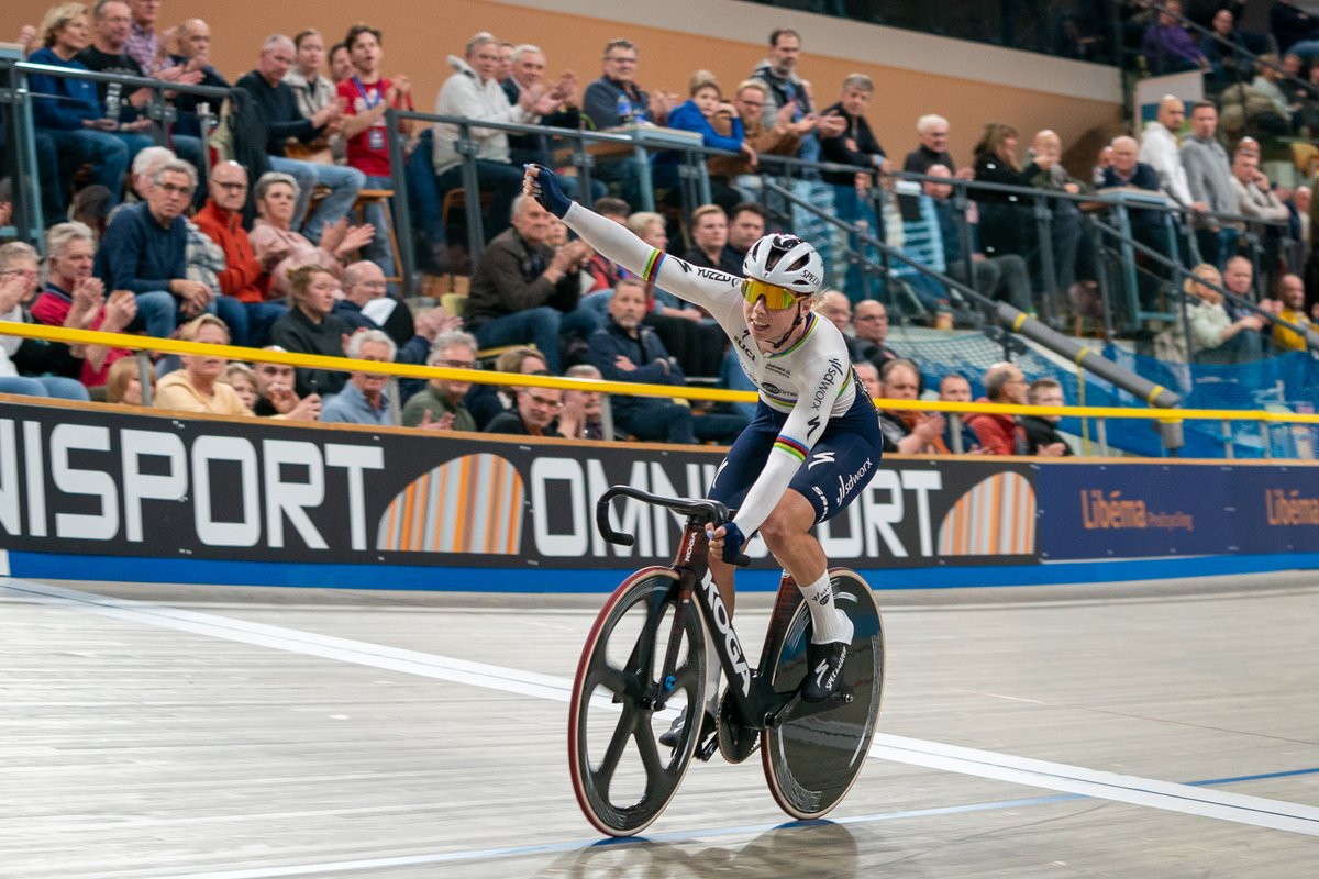 Hankenaar's tweet photo. Vandaag dag 3 van het NK Baanwielrennen in het Omnisport in Apeldoorn. De foto's van de eerste 2 dagen worden nu uitgezocht. Deze foto's kun je vinden via mijn website => https://t.co/5oICkpuoqI https://t.co/unWvOi9dQV