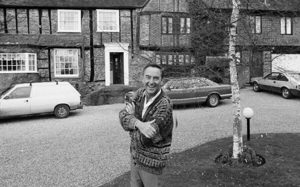 CultOfBritCom's tweet photo. Remembering the legendary Comedian, Presenter, Game Show Host, Actor and Archivist…

#RobertAlanMonkhouseOBE

…our very own #BobMonkhouse

Who passed away on this day in 2003

“They all laughed when I said I wanted to be a comedian…well they’re not laughing now!” https://t.co/pCb2kfLgy6