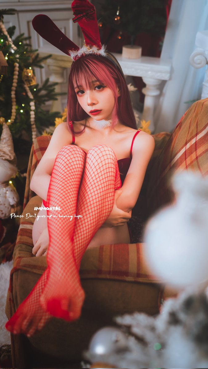 福利姬Iᴍᴍᴏʀᴛᴀʟ分享的黄推图片4 - 网红私拍内容