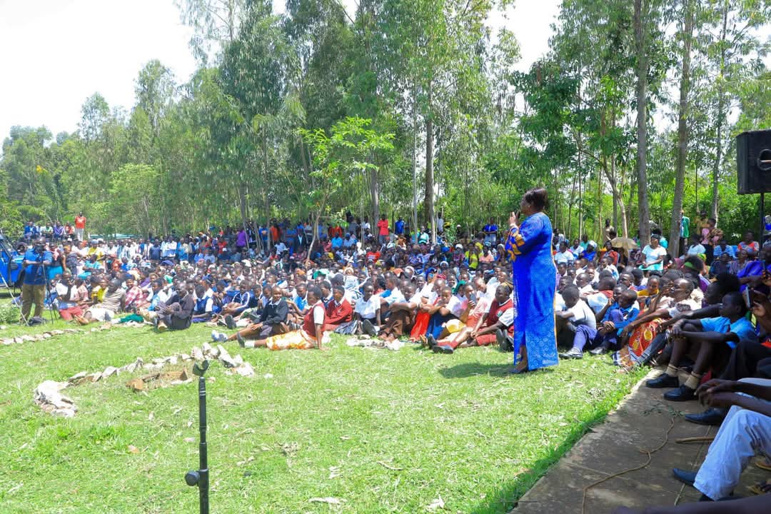 gladyswanga's tweet photo. Day 1 of bursaries distribution was a huge success! We covered all wards in Rangwe Subcounty and have allocated Ksh 215 million to support 850 students in each of the 40 wards for the upcoming school reopening. Officially launching the program today , join us as we empower our future leaders! #EducationForAll 📚 
 #LeaveNoOneBehind