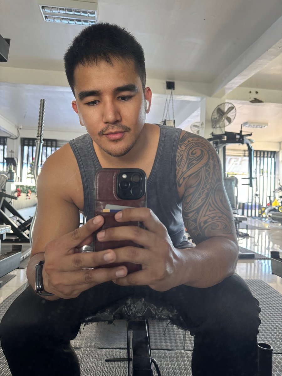 thekenyongf's tweet photo. 2024’s #lastworkout

Been part of an argument why I go to gym daily. 😂
Well, aside from I want to be back in shape, I fear that as I get older, some diseases would just pop-out due to unhealthy habits. I don’t go to gym to flirt. Lol https://t.co/r4KRK9fTkb