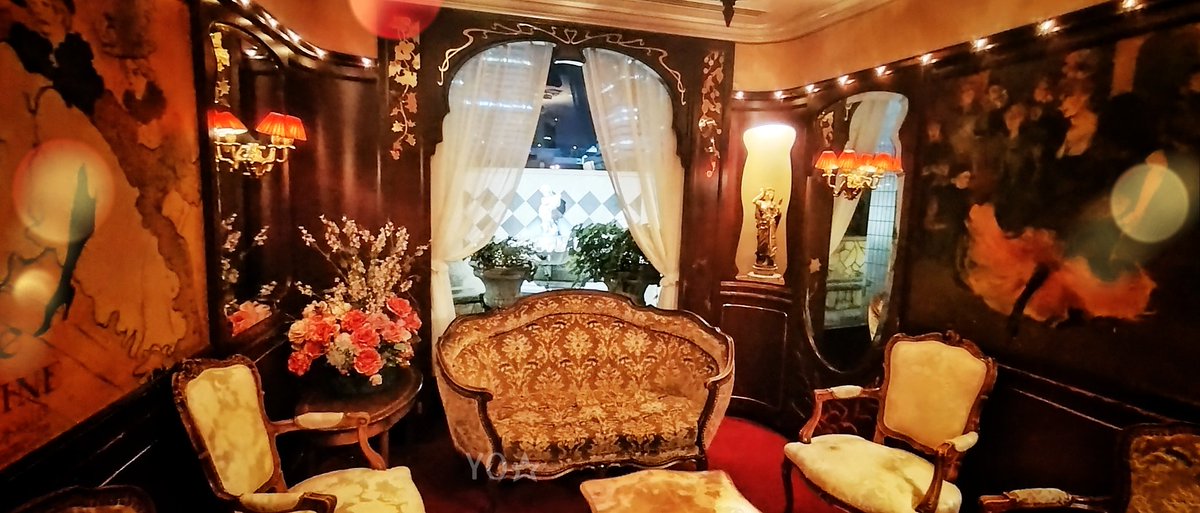 wild_yo_yo's tweet photo. スカレリMVで蜂須賀が腰を下ろした椅子🐝

ホテルスプリングス幕張のメインバーヴィオレ🍸️
愛とこだわりの詰まった美しいカクテルをいただけます

探し求めていたリキュールと出会い最高の一杯を作っていただきました

ぜひ皆様も

※ドレスコードがありますのでご確認の上でお出かけください✨️ https://t.co/aOO0bFTsDh