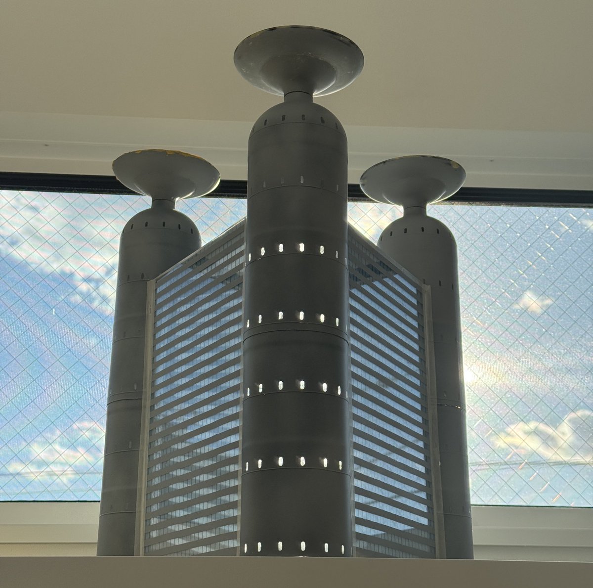 新居に三角塔置いたら良い感じになった

#未来少年コナン
#インダストリア
#宮崎駿