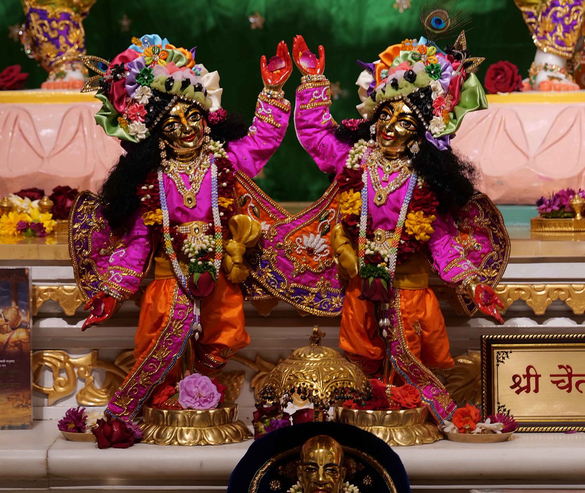 ISKCONPune's tweet photo. 🙏🏽Today's Darshan 📿 🗓29-12-2024🙏
🌷Sri Sri Gaur Nitai🌷
🚩@ISKCONNVCCPune🚩
#ISKCONNVCC #ISKCONPune #ISKCONNVCCPune #ISKCON #29thdecember #29thdecember2024 #Sunday 
#Harinaamsankirtan #Radheshyamdas #Radheradhe
#Sankirtan #Kirtan #Vrindavan #Mayapur #Prabhupada #GVE #Govardhan https://t.co/BmVL2NNw5j