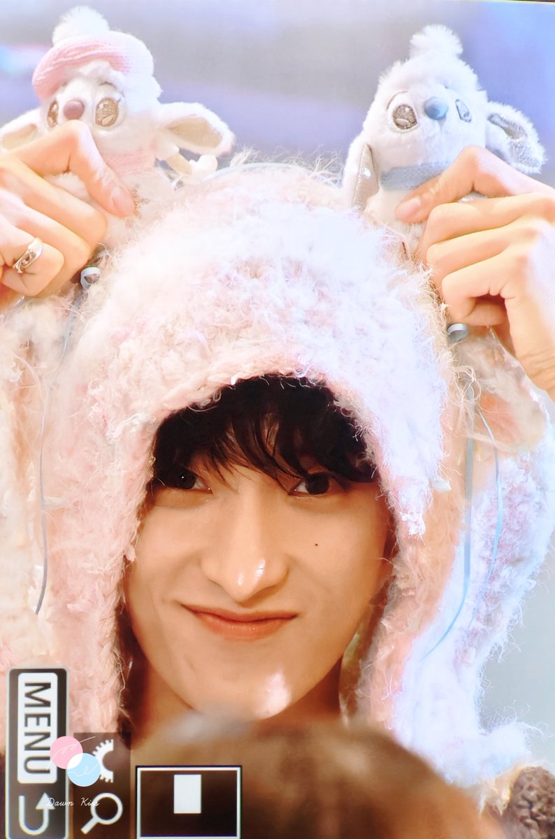 Dawn Kiss😘 tweet media