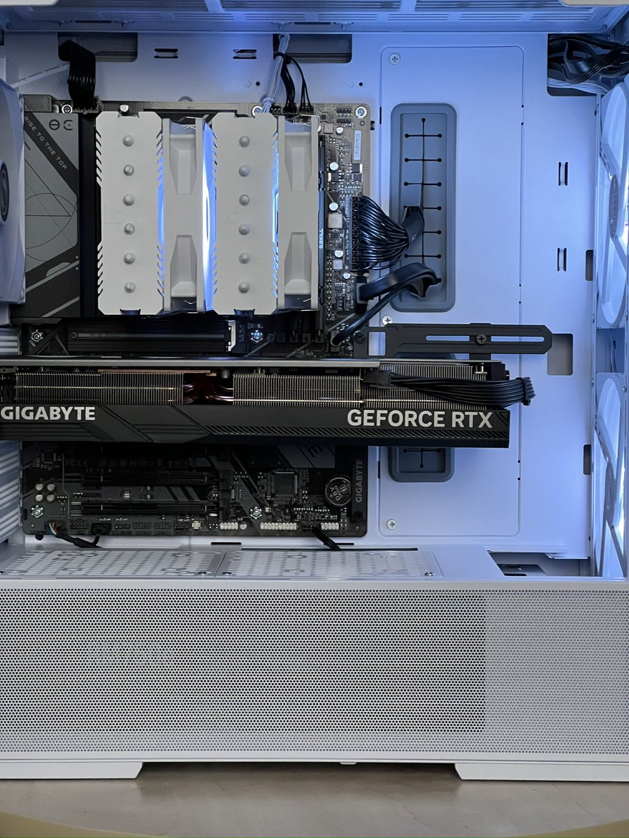 PCTick Store tweet media