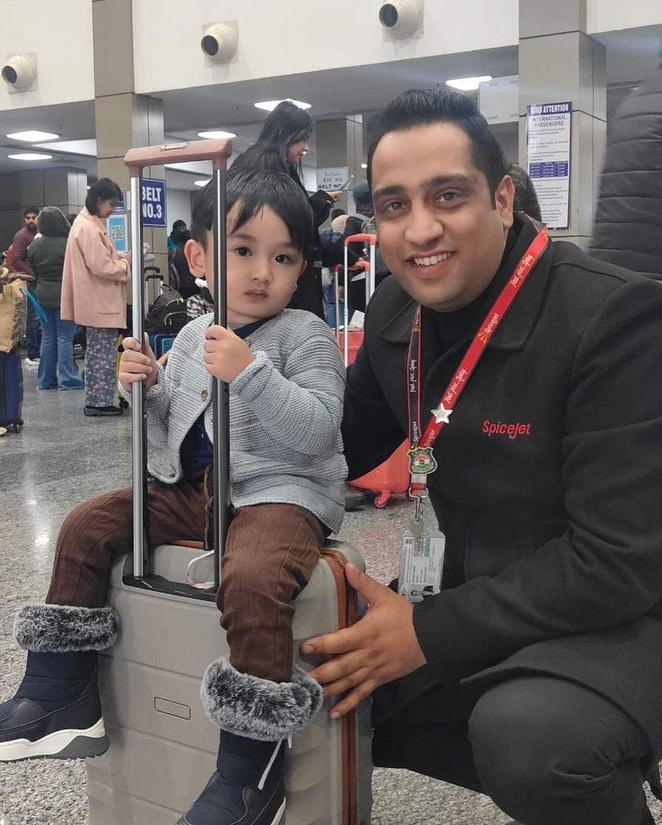 flyspicejet's tweet photo. A smile is more than just an expression—it’s our inspiration to serve you better and make every journey truly unforgettable.
#flyspicejet #spicejet #welcome #smilecampaign #flywithsmile #passengers #flights #aviation #flyhigh #travelwithus #travel #addspicetoyourtravel
(1/3) https://t.co/zPK9TGPijF