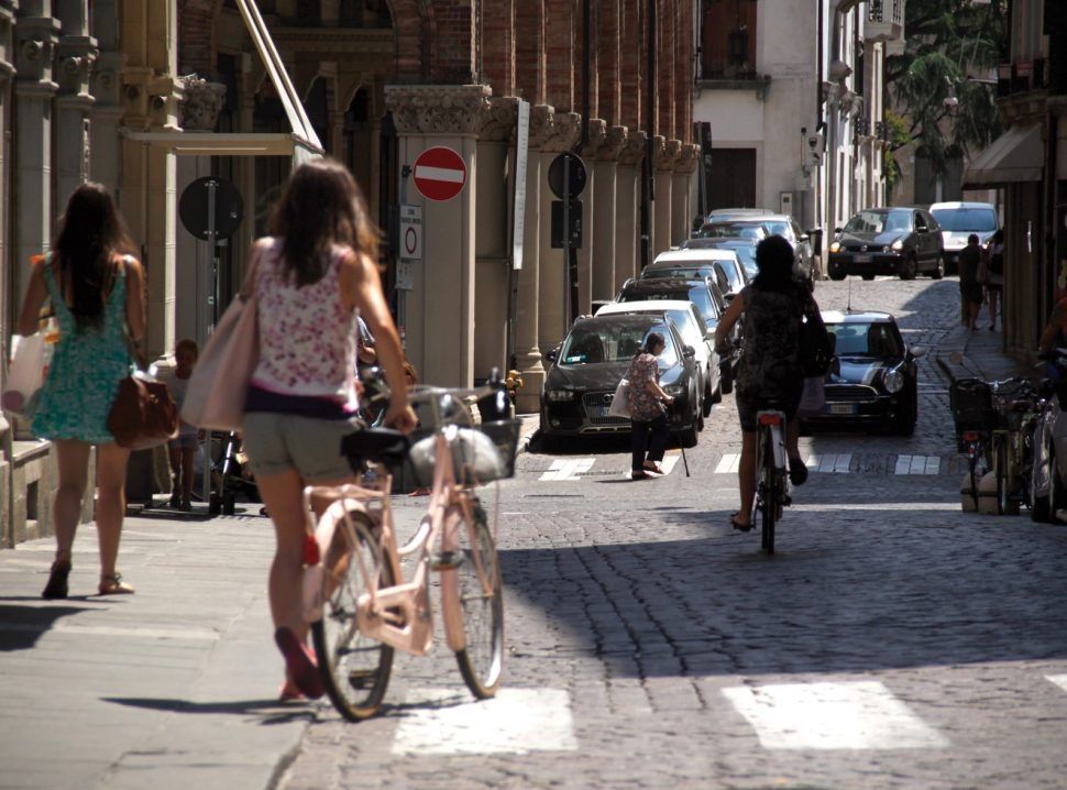77A's tweet photo. E-Bike curious ?
This is a fabulous article by Mark Sutton https://t.co/A0ANvHhqBQ @cyclingelectric #Ebike #PersonalTransport #Freedom4All https://t.co/3H5921OnIA