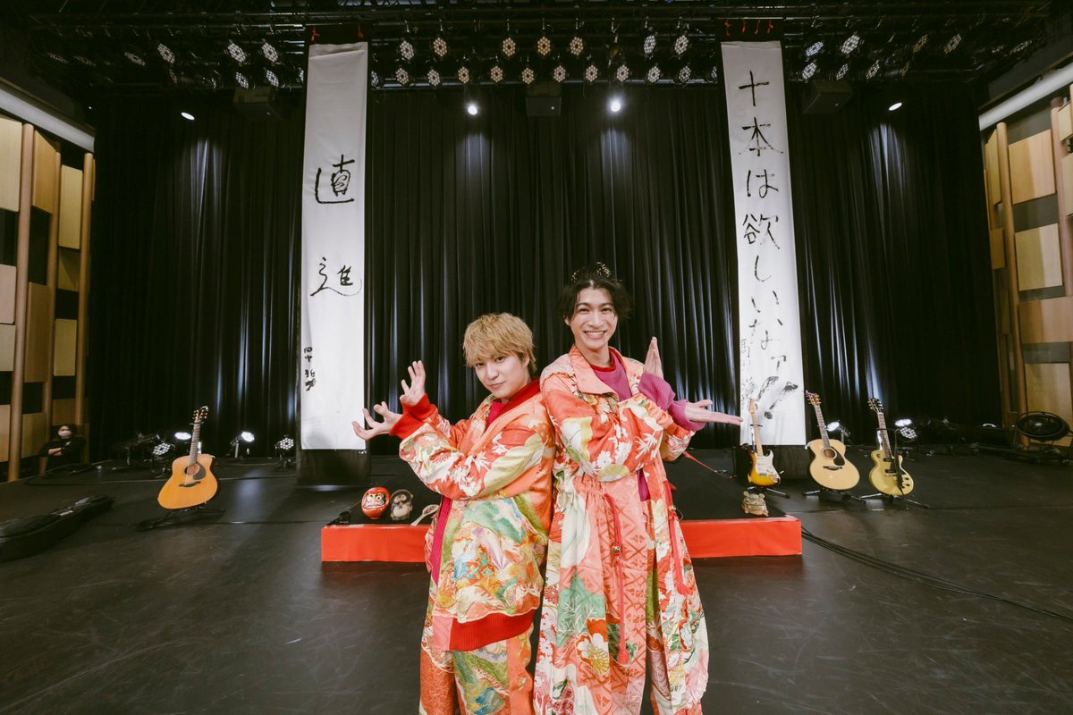 sakurashimeji's tweet photo. [🎤]

#Sakurashimeji の忘年会ライブ
#きのこりあんの集い Vol.9
ありがとうございました‼️

2024年もありがとうございました！
僕たちの'いつか'がいつになるのか。
ていうかそんなの来るのかどうかも分からないけど、
今のこの一瞬一瞬を大切に来年も過ごしていきます。
みんな良いお年を！ https://t.co/AT3Ae7bBs9