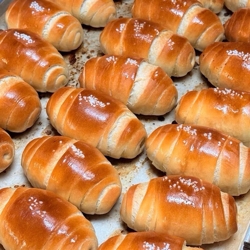 ใครเคยดูvlog เกาหลีช่วงนี้จะเจอ ยัยขนมปังเกลือ บ่อยมาก ที่ไทยร้านนี้ทำขายนะ อร่อย เค็มๆนัวๆหอมเนยมาก พส ทำถึงมากค่ะ
พิกัด📌s.shopee.co.th/3fnch97iEI

 #สาวกระต่ายกับหนุ่มfivem #สควิดเกม #เกาหลีใต้ #ถนนมิตรภาพ #SkyNaniFancon #ไบร์ทเนเน่ #SquidGame2 
 #WhenThePhoneRings #ทีมBaconTime