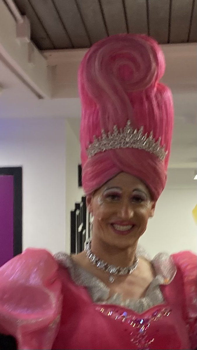 If you go to see any #panto this Christmas, go and see @LeNavetBete and <a href="/ExeterNorthcott/">Exeter Northcott</a> 

Effortless belly laughing and guffaws throughout! 

You even get to see this beauty as you’ve never seen before 🥳