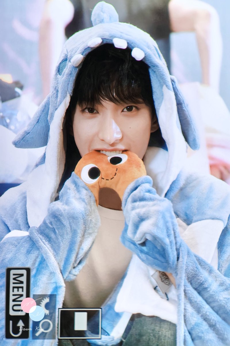 Dawn Kiss😘 tweet media