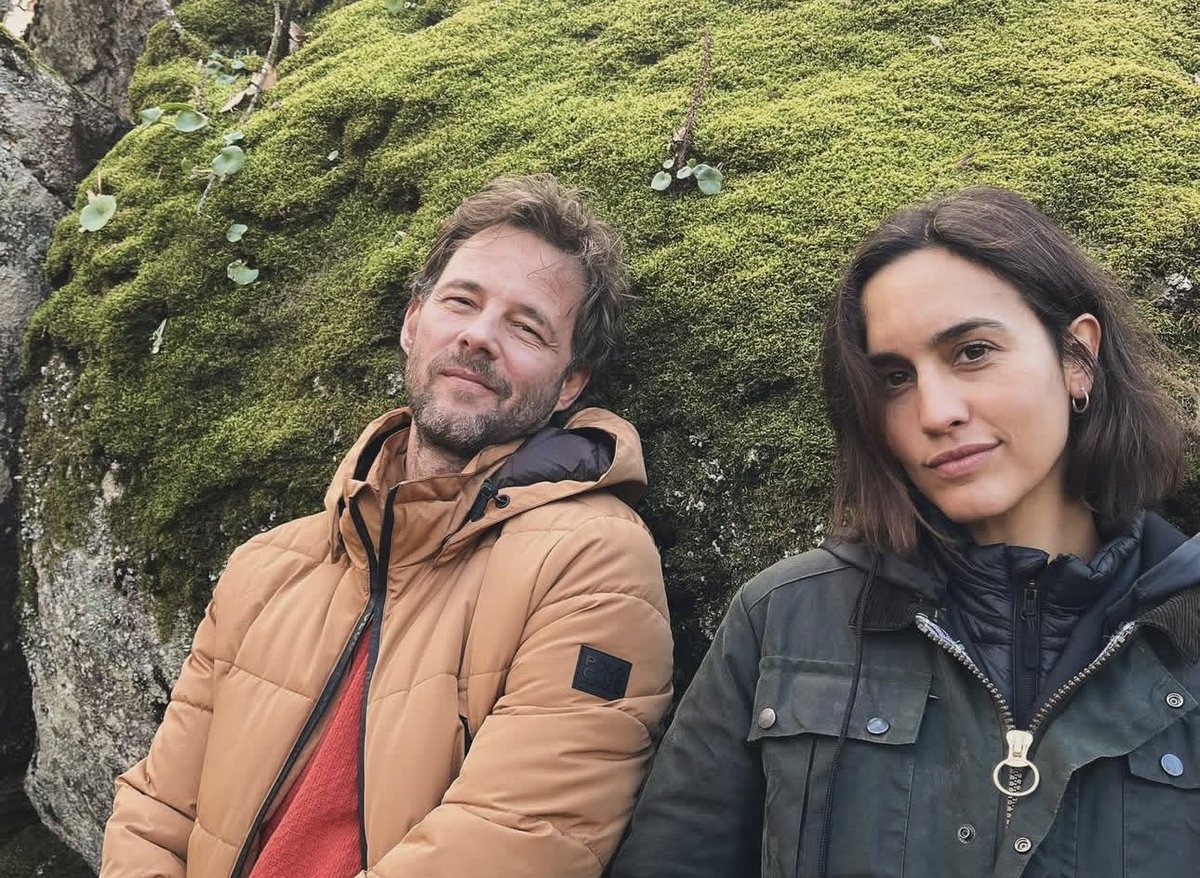 PreviouslySerie's tweet photo. #LaCaza
#LaCazaIrati
🔴NOVEDAD🔴
@MeganMontanerG y Eloy Azorín se reencuentran en la 4T de #LaCaza tras #LaCazaMonteperdido, #LaCazaTramuntana y #LaCazaGuadiana.
Ambos se conocieron en #GranHotel y compartieron pantalla en #SinIdentidad y ahora #LaCaza les devuelve a una nueva aventura.