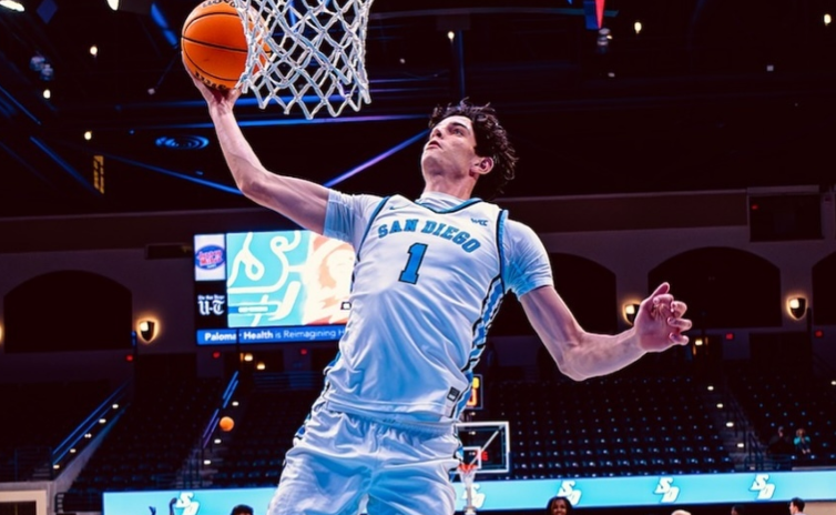 El interno argentino fue otra vez la estrella de San Diego, también tuvieron buenos juegos Máximo Milovich y Adams Jr. Mientras, en la NBB jugó y ganó Santiago Ferreyra.

Santi Trouet volvió a ser figura en la NCAA con un terrible doble-doble basquetplus.com/argentinos-por…