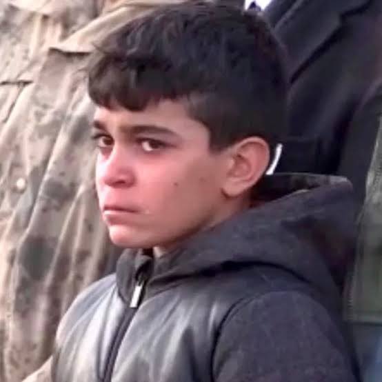 Bayram sabahı soğuk mezar taşlarını öpmek zorunda bırakılan çocuklara,

Evin tek evladını teröre kurban verip, duvarlarla konuşan babaya,

Evladını babasız tek başına büyütmek zorunda kalan eşe,

Babasına veda ederken öfkesini dindiremeyen evlada…

Anlatın pozitif katkıyı,