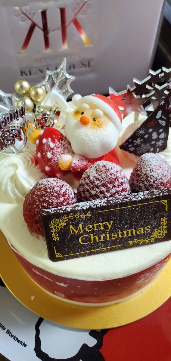yomechi03's tweet photo. クリスマスは大好きなケントハウス🎅前後に息子は3歳誕生日、娘は３ヶ月すぎてお食い初め☺️早っ！
あまたろうは数字が好きで1～100まで空で言うかと思えば個数も数え、��画で自習して10まで英語で言ってました(笑)ひらがな読めて、カタカナはポケモンで覚え中😁娘は少しずつ首座り。今年もあと少し！ https://t.co/XAFe73XGNT