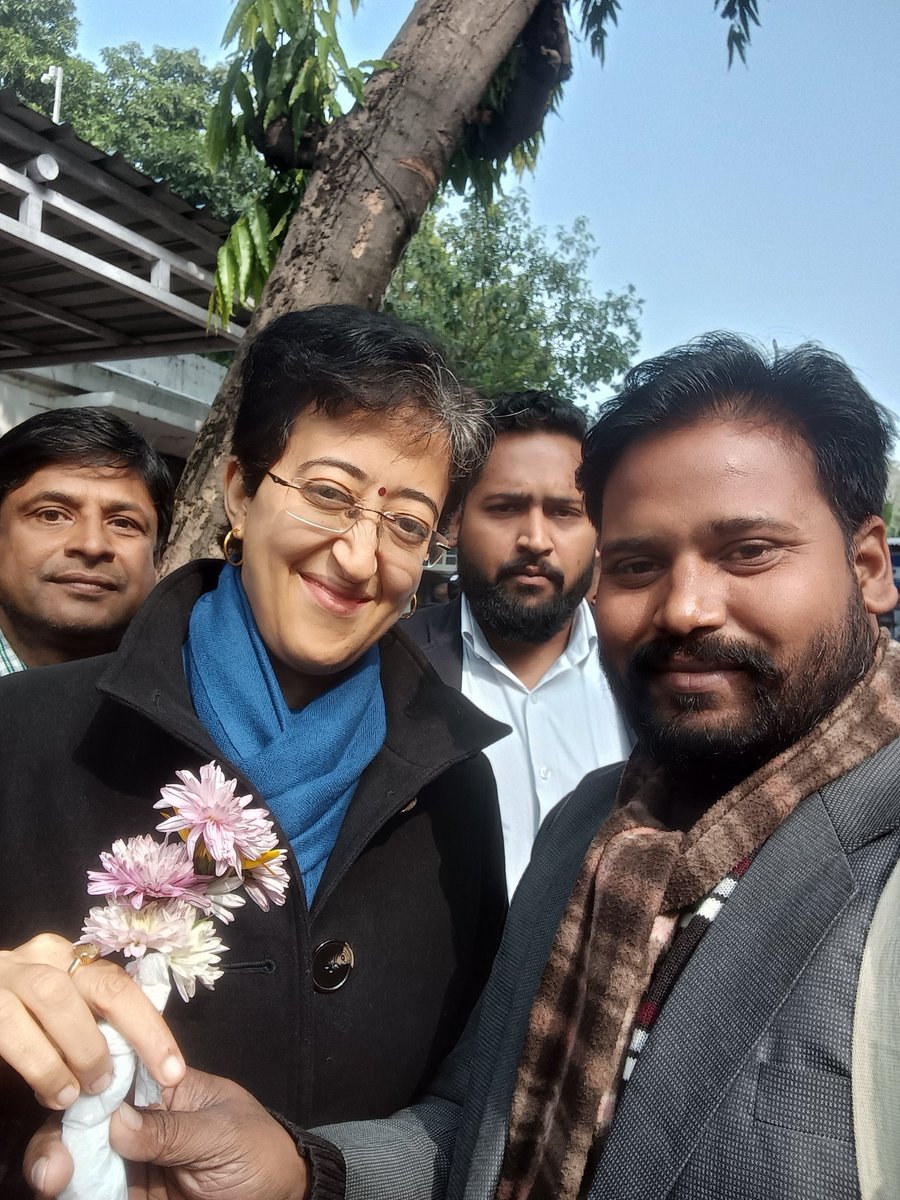 Surinderdelhi's tweet photo. आज दिल्ली की माननीय मुख्यमंत्री अतिशी जी से जी से मुलाकात की l 
 @AamAadmiParty  @AAPDelhi @ArvindKejriwal @AtishiAAP @MediaCellSP #aajtak #ani #ZeeNews #Punjabkesri https://t.co/gRomVmZshR