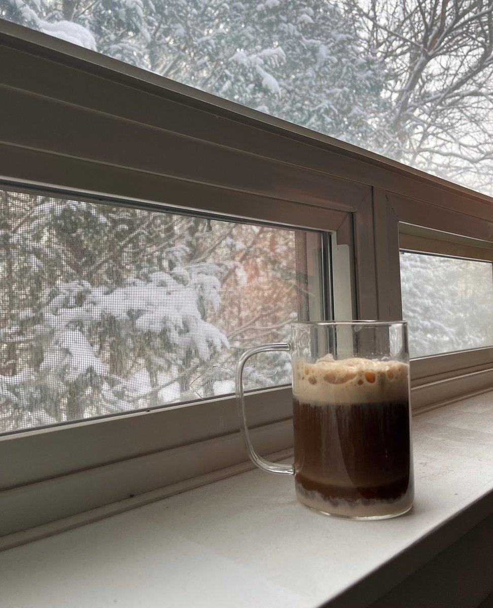 FanfareLabel's tweet image. Fanfare Label team's NYE starter pack: Sparkling decorations, cosy outfits,  good vibes, and a dash of bold resolutions! ✨🥂⁠
⁠
⁠
#FanfareNYE #BoldBeginnings