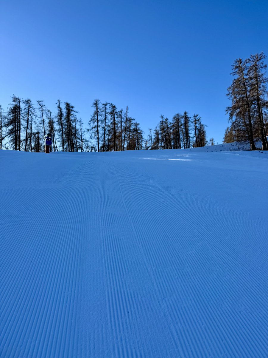 Un très beau dimanche qui commence avec du soleil ☀️  et de la bonne neige. 
Merci à la station pour la qualité des pistes. 💪

#lacolmiane #ski #montagne #esflacolmiane #snow #esf #nice #alpesmaritimes