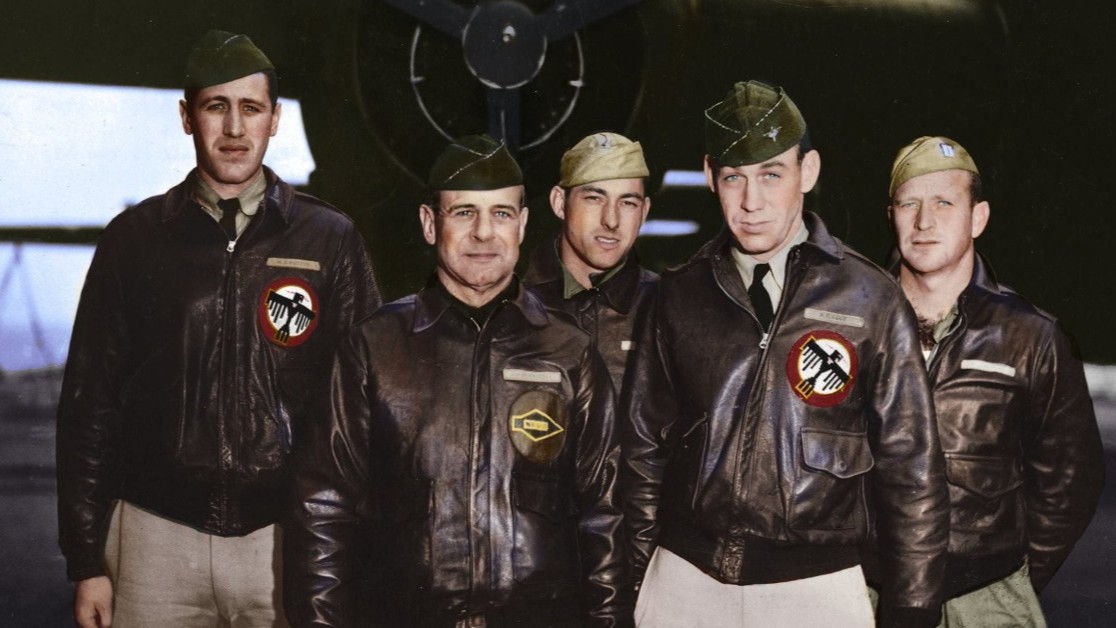 DoolittleNet's tweet photo. Crew 1, and it's 5 crewmembers during the Doolittle Raid on April 18, 1942.

After the raid, the plane with the crew was ditched at sea near the Chinese coast between Ningbo and Taizhou (on April 18, 1942) at 10.25 p.m.

more at https://t.co/yoD5Mr3dfb https://t.co/H9IQ8wIZNB