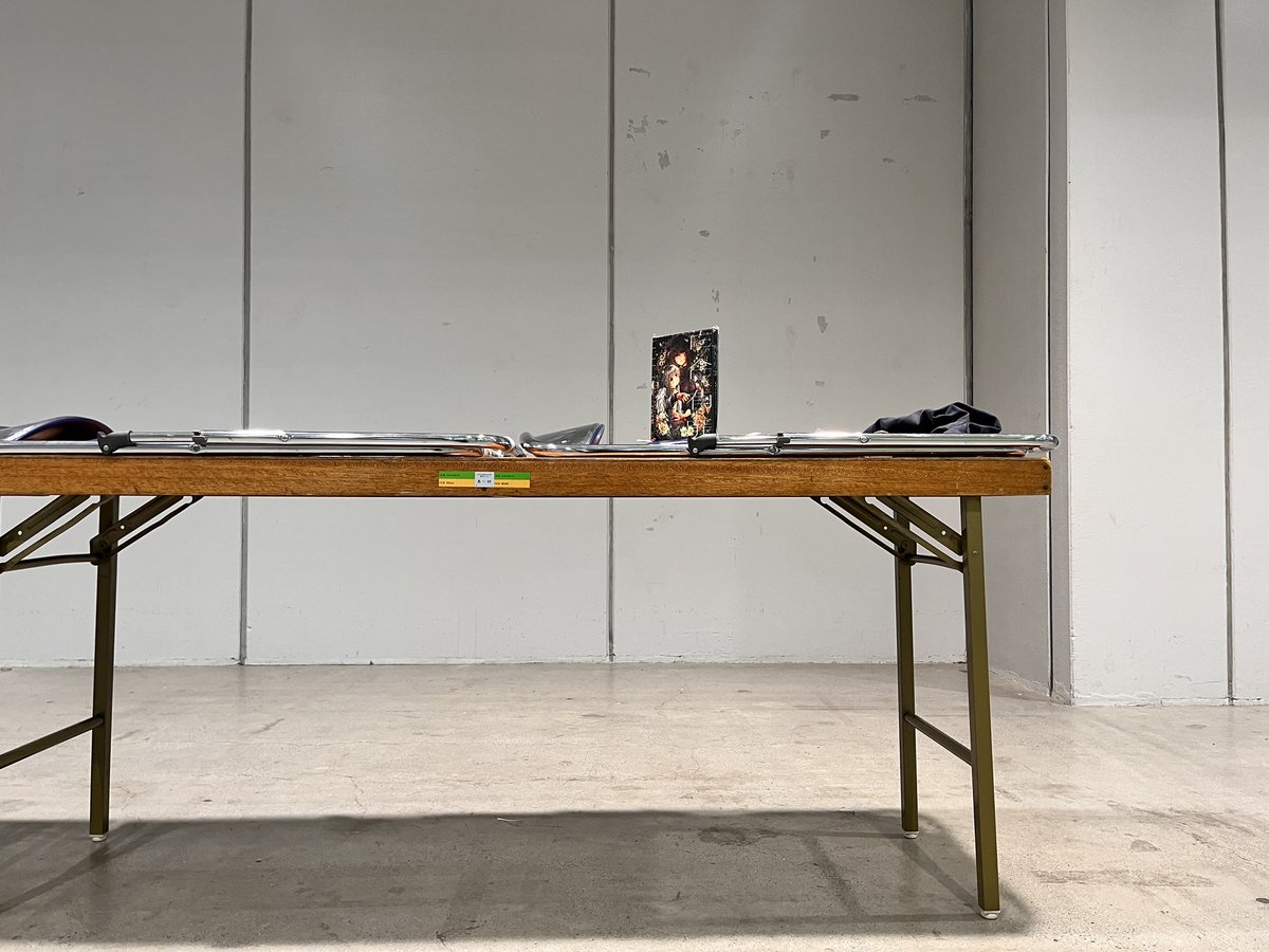 【設営完了？】
#C105 冬コミ12/30月曜日
📍西あ66a 殺伐連邦📦搬入!お品書き
新刊ガルクラ/既刊殺伐百合&amp;有罪
ロックでギルティな小説同人誌アリ
ここがコミケ2日目で一番ガールズバンドクライ(概念)な棘棘壁サークル
🖕明日参加の方よろしくお願いします🖕
 webcatalog.circle.ms/Perma/Circle/1…
#C105WebCatalog