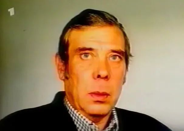 29.12.98: Nuno Lourenço verstirbt in Portugal an den Spätfolgen eines Angriffs von Neonazis, welcher am 4. Juli 1998 in Leipzig erfolgte. Ein Video zum Fall und dem Verhalten der sächsischen Justiz: youtube.com/watch?time_con… #KeinVergessen