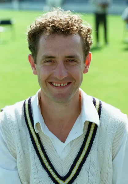 RIP Dickie Davis.

Part of our incredible treble-winning side.

Davis lost his battle with a brain tumour on this day in 2003, aged 37.

Once a Bear, always a Bear.

🐻#YouBears