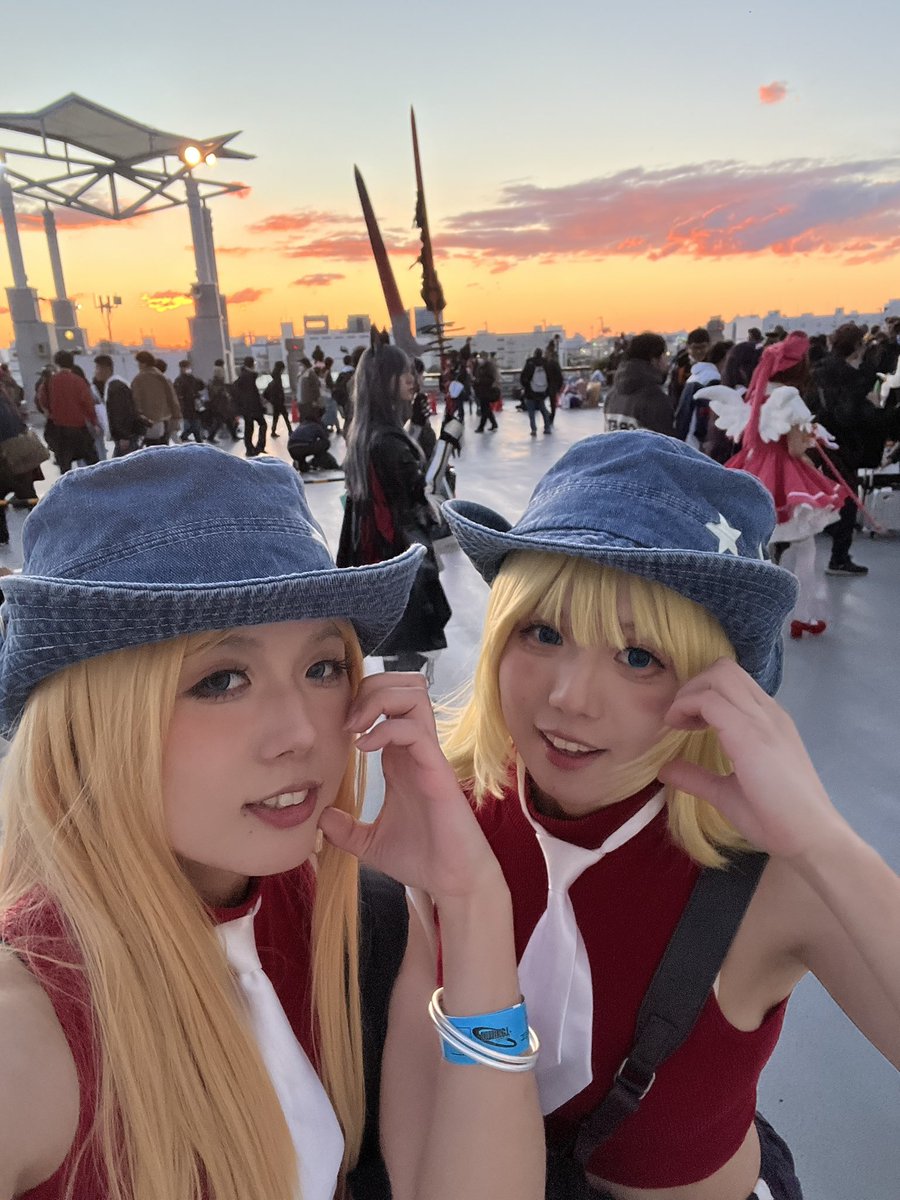 2436youzi's tweet photo. お疲れ様でした♪
#C105コスプレ https://t.co/uUp1POxi6J