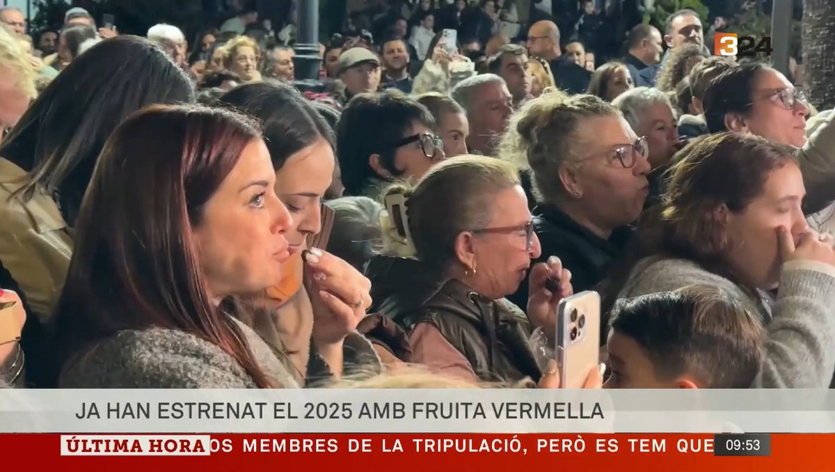 Albert_GdC's tweet photo. De debò que @som3cat ens ha d'explicar com celebren el cap d'any en un poblet andalús a 1.124 km de Sant Joan Despí i promocionar les maduixes de Huelva?

Que no hi ha prou notícies interessants i productes a promocionar als Països Catalans? https://t.co/5IuMwJ7nR1