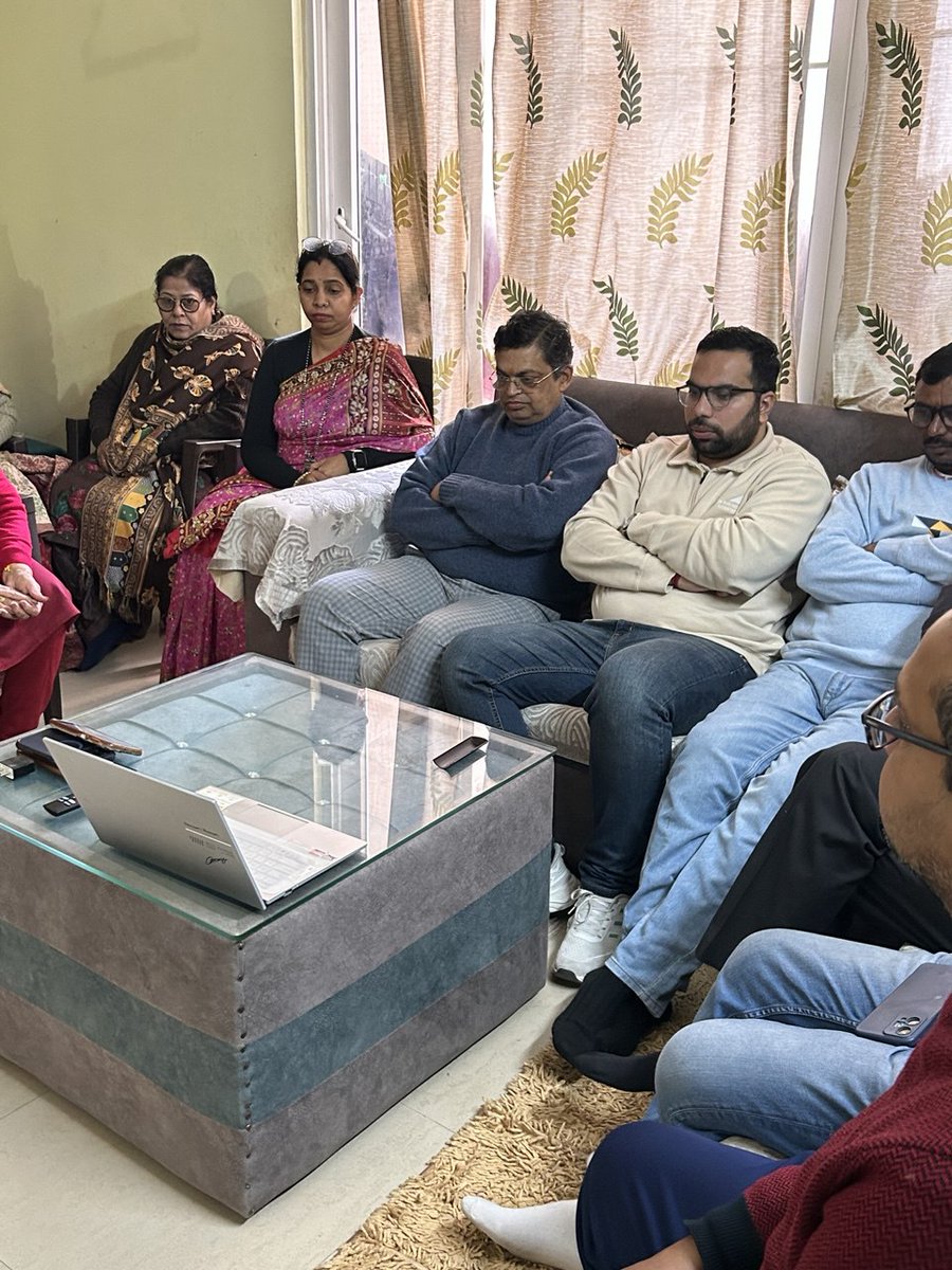 gopalkagarwal's tweet photo. आज माननीय प्रधानमंत्री श्री @narendramodi जी के मन की बात कार्यक्रम में नौएडा सैक्टर 120, बूथ नं॰609 पर कार्यकर्ताओं एवं सोसायटी के लोगों के साथ सामूहिक सुना और प्रधानमंत्री जी के नेतृत्व में देश आगे कैसे बढ़ रहा है इस विषय को लेकर सबसे चर्चा हुई। साथ में सोसायटी अध्यक्ष प्रदीप झा, मंडल अध्यक्ष पंकज झा जी, बूथ अध्यक्ष श्रीमती रागिनी जी, अशोक बिंदलिश जी एवं अन्य उपस्थित रहे। 
Sh @blsanthosh ji
#narendramodi #MannKiBaat