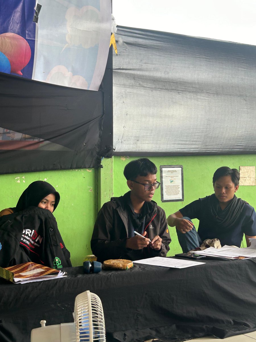 hmjsi_uinam's tweet photo. [🔴LIVE REPORT: MUBES 2024]
Pengesahan Sidang Pleno III HMJ-SI 2024 https://t.co/8fvx9zPP6n